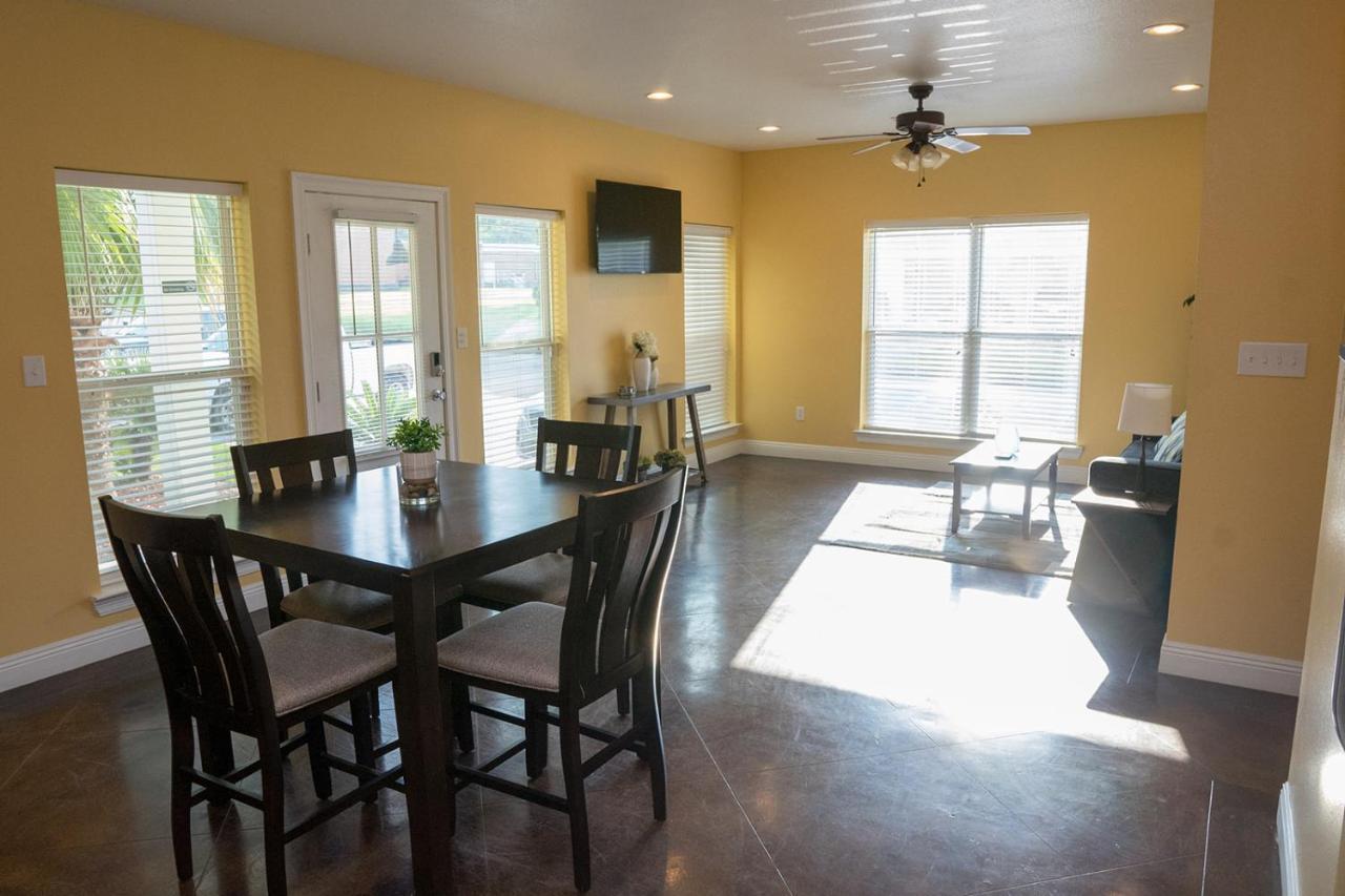 Serene 3Br Apartment 4Tvs Free Wi-Fi & Parking -E- Moss Point Exterior photo