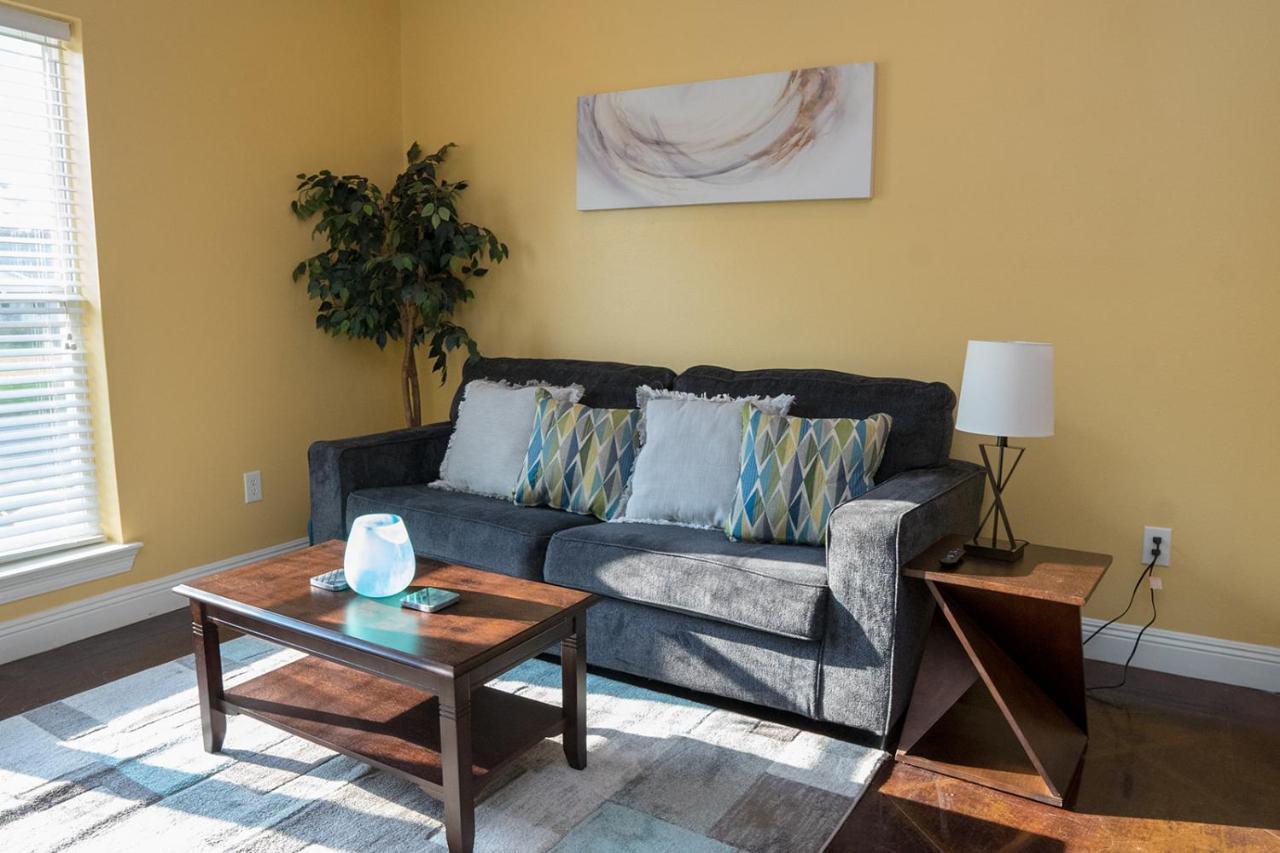 Serene 3Br Apartment 4Tvs Free Wi-Fi & Parking -E- Moss Point Exterior photo