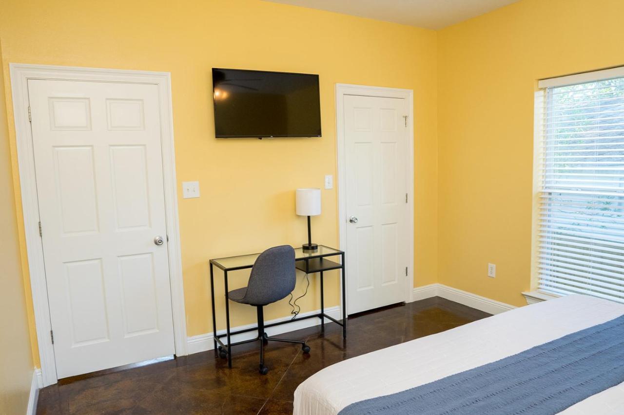 Serene 3Br Apartment 4Tvs Free Wi-Fi & Parking -E- Moss Point Exterior photo