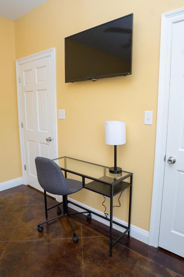 Serene 3Br Apartment 4Tvs Free Wi-Fi & Parking -E- Moss Point Exterior photo